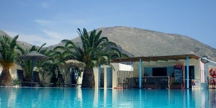 Poolen på hotell Gardenia på Santorini, Grekland.