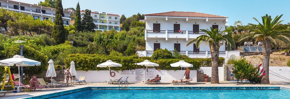 Poolområde på hotell Glicorisa Beach i Pythagorion, Samos.