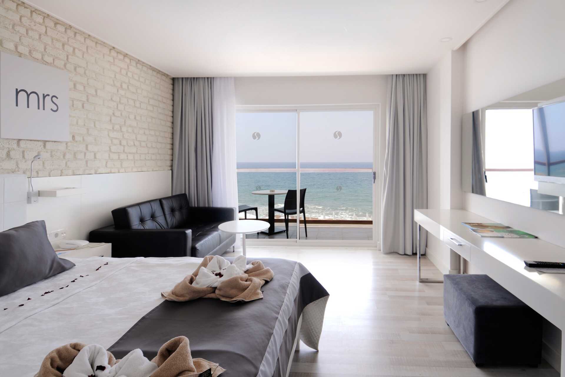 Dubbelrum front area på hotell Apollo Mondo Family Gold Island i Alanya, Turkiet.