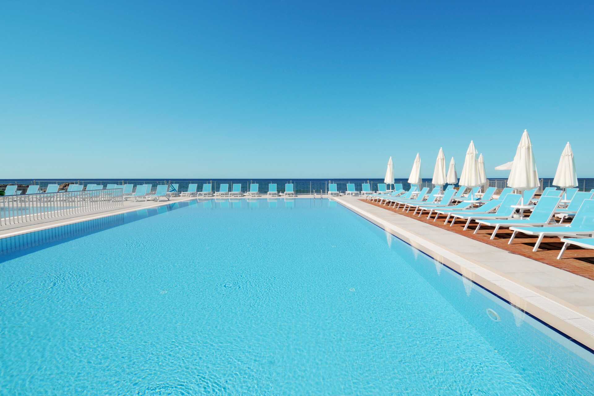 Poolområde på hotell Apollo Mondo Family Gold Island i Alanya, Turkiet.