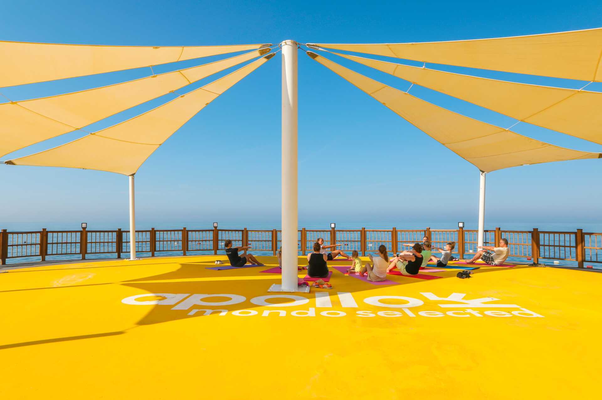 Ta del av yoga och andra träningspass utan kostnad.