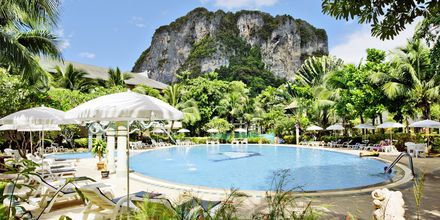 Poolen på Golden Beach Resort i Ao Nang i Krabi, Thailand.