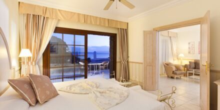 Tvårumssvit på hotell Gran Castillo Resort Family & Fun Playa Blanca på Lanzarote, Spanien.