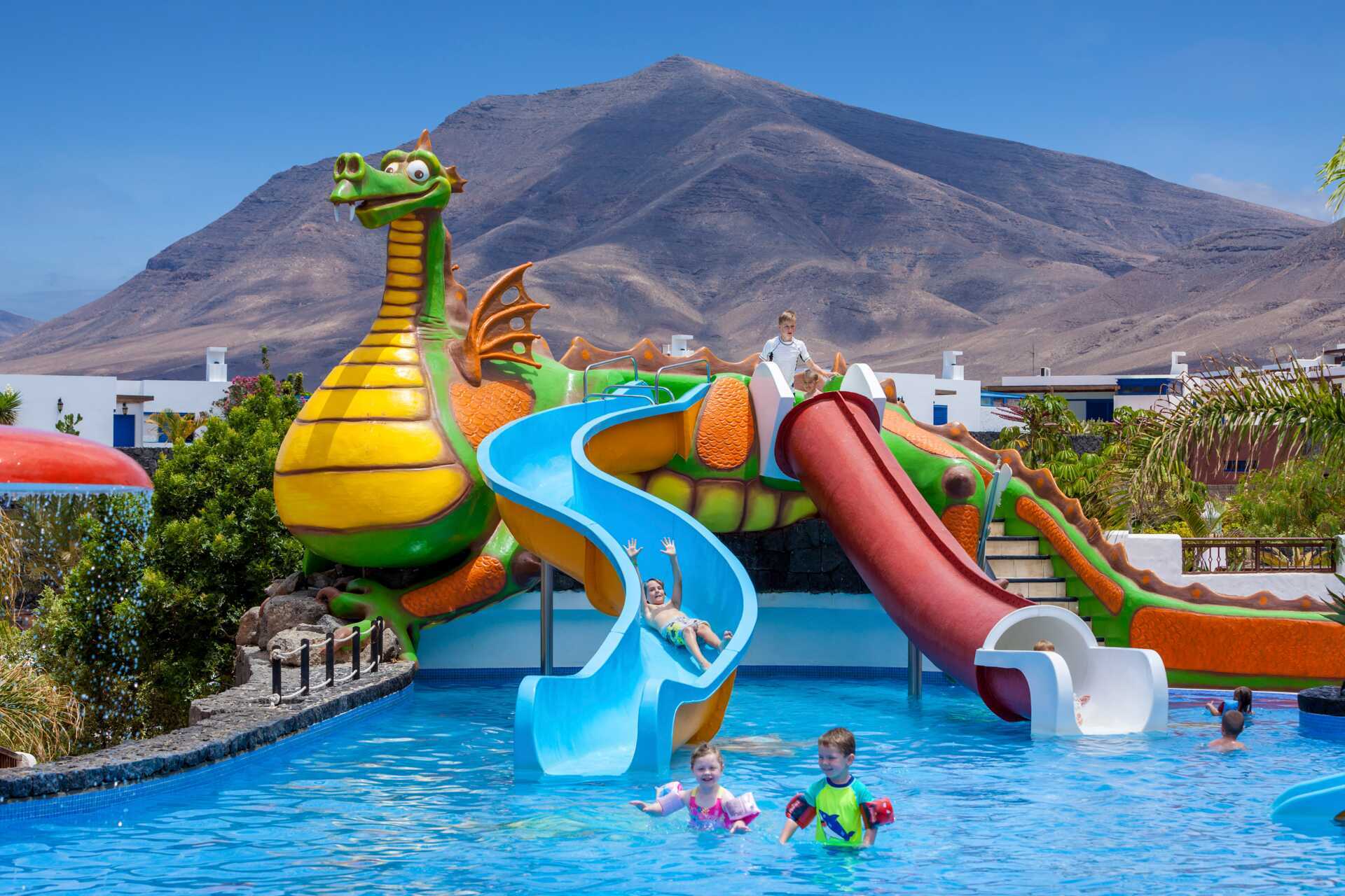Vattenrutschkanor på hotell Gran Castillo Tagoro Family & Fun på Lanzarote, Spanien.