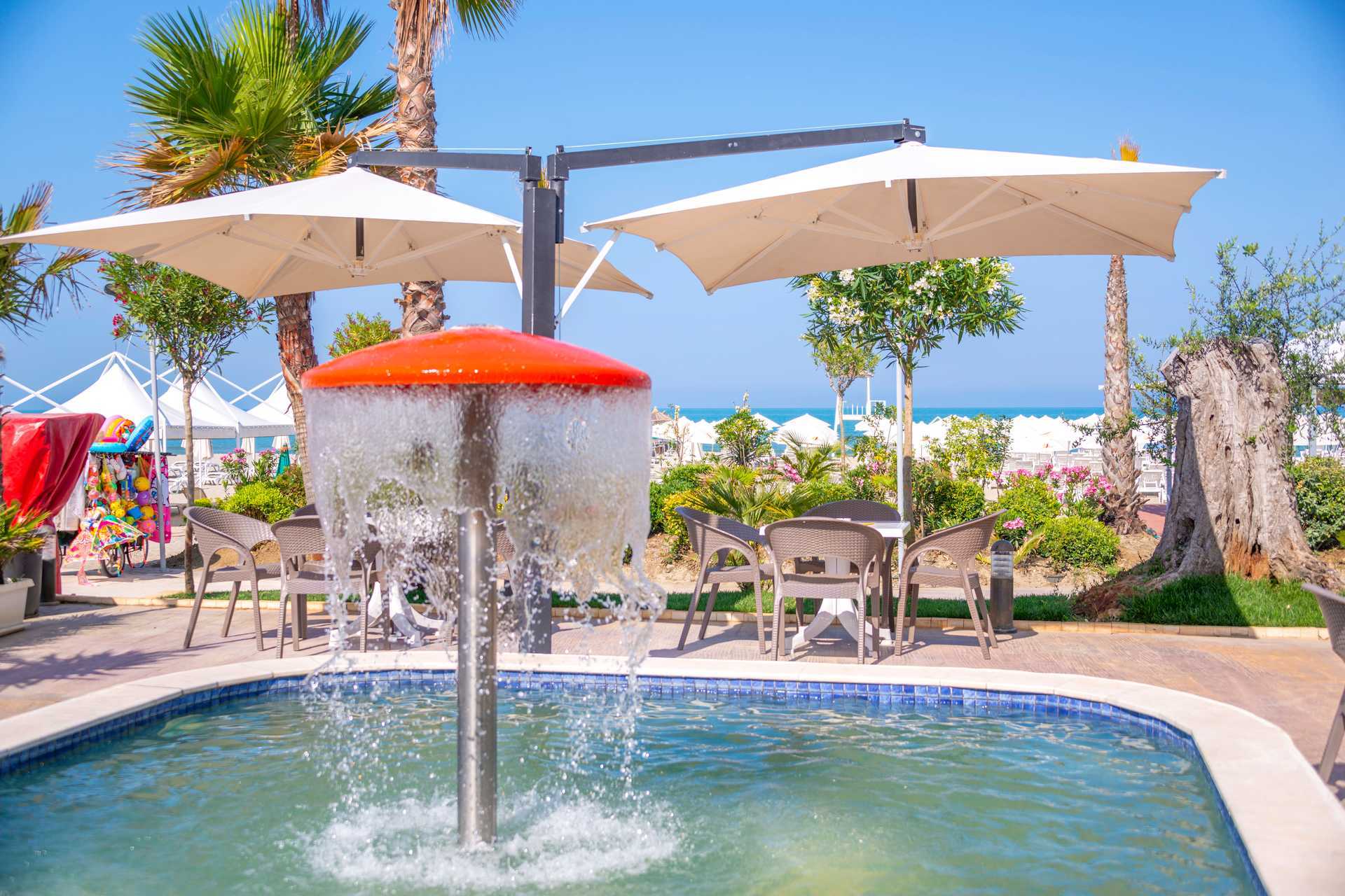 Barnpool på hotell Fafa Grand Blue i Durres Riviera i Albanien.