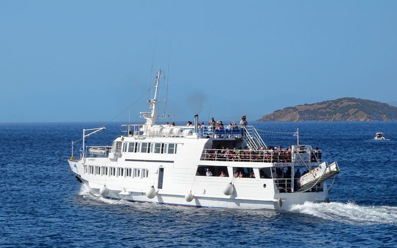 Grannöarna Skopelos och Alonissos