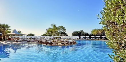 Poolområdet på hotell Grecian Park, Cypern.