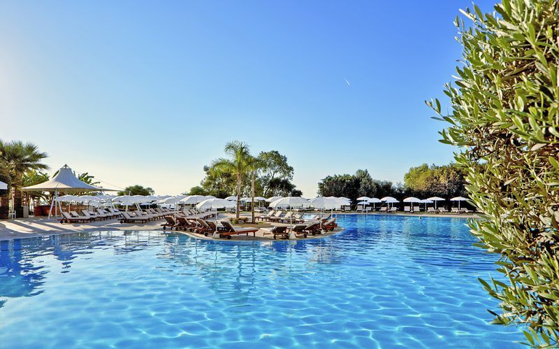 Poolområdet på hotell Grecian Park, Cypern.