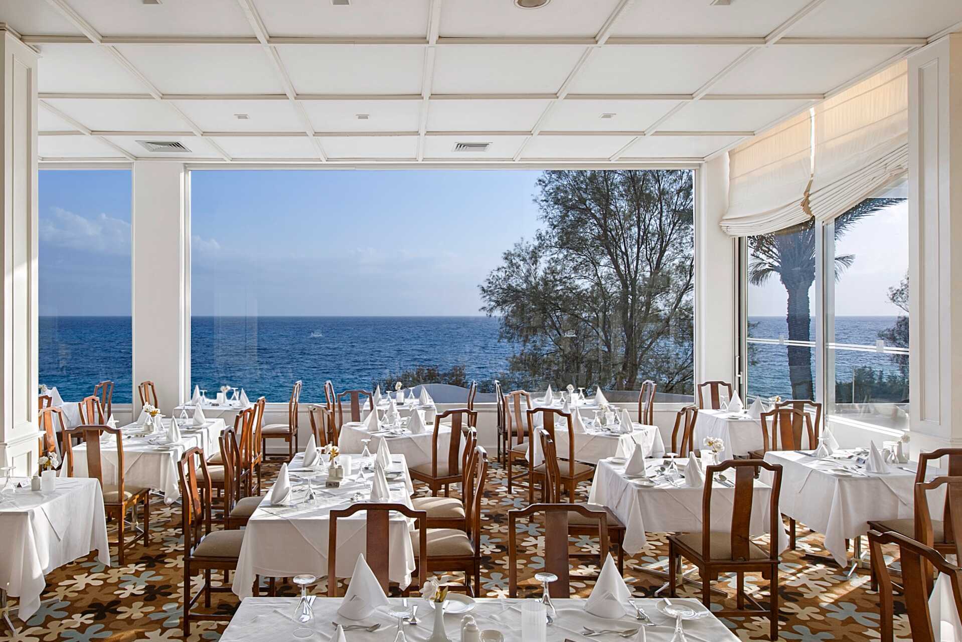 Restaurang på Grecian Sands, Cypern.