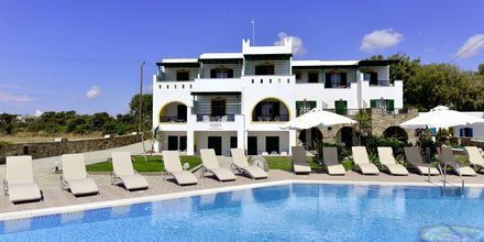 Poolområde på hotell Harmony på Naxos, Grekland.