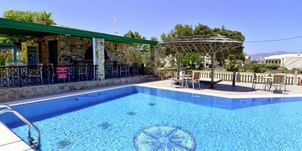 Poolområde på hotell Harmony på Naxos, Grekland.