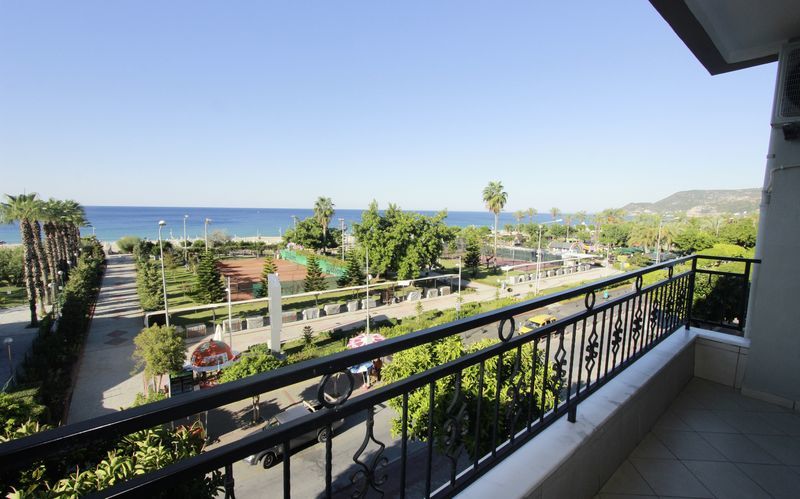 Utsikt från trerumslägenhet på hotell Havana Apart i Alanya Turkiet.