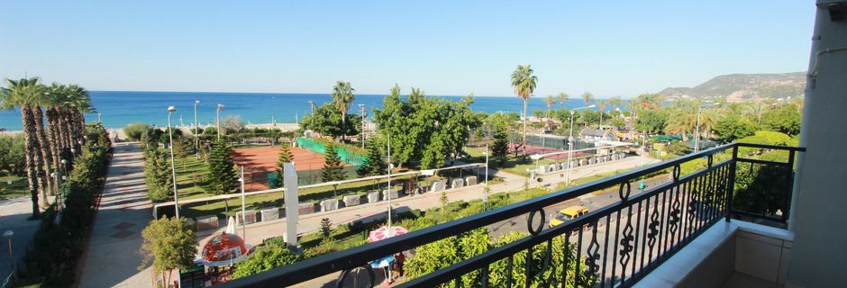 Utsikt från trerumslägenhet på hotell Havana Apart i Alanya Turkiet.