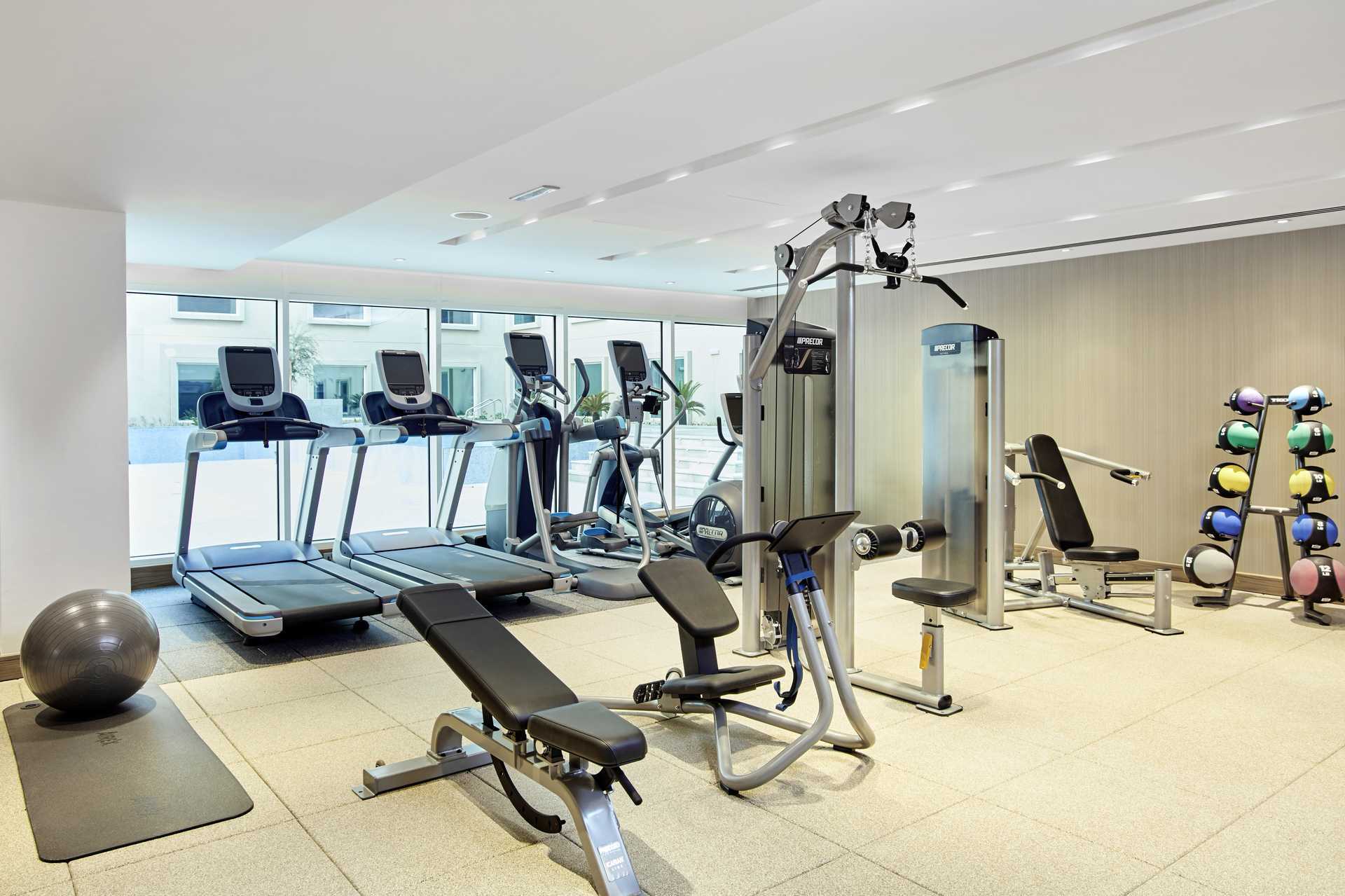 Gymmet på hotell Hilton Garden Inn Mall of the Emirates i Dubai Al Barsha i Dubai, Förenade Arabemiraten.