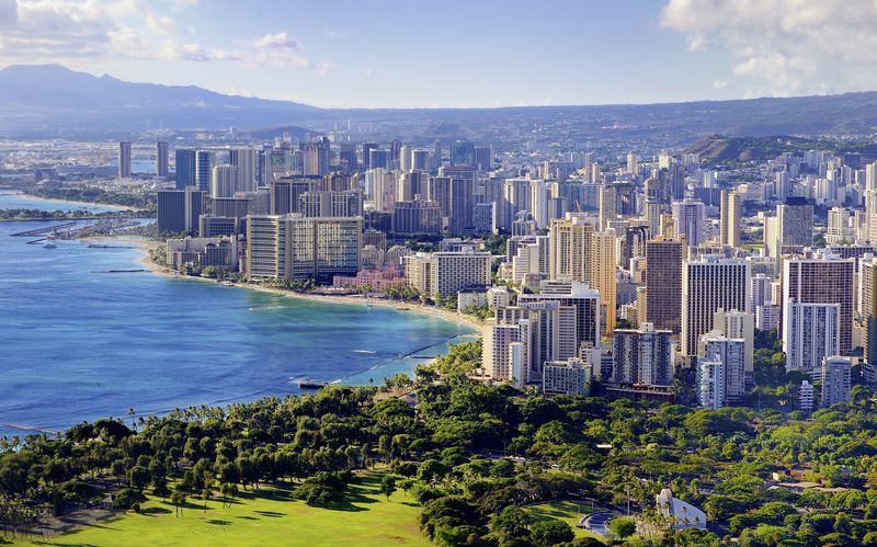Honolulu är både Hawaiis största stad och huvudstad.