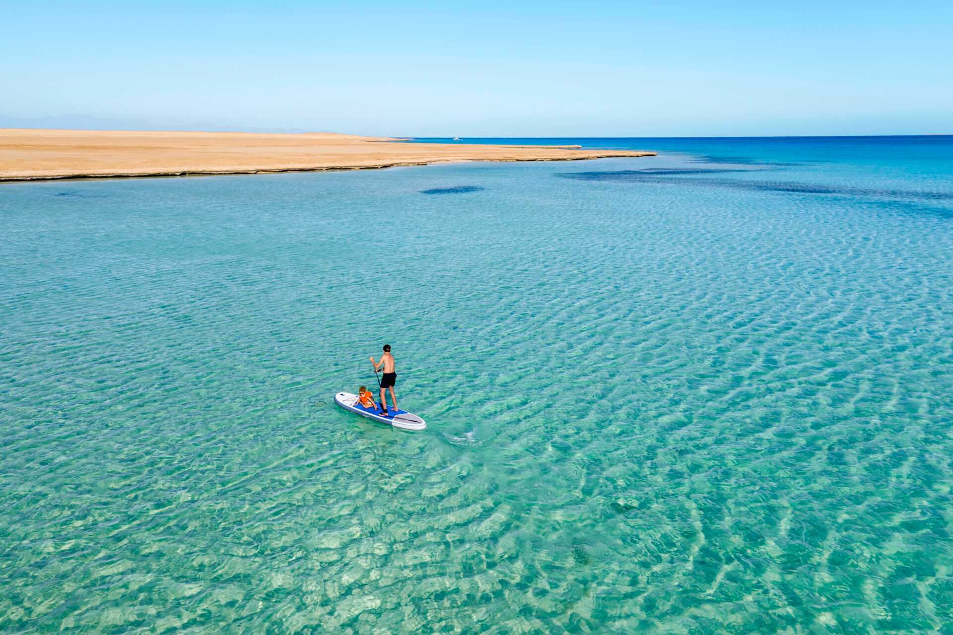 Testa på SUP under semestern i Hurghada.