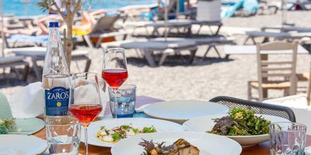 Ät gott på stranden i Koutsounari på Kreta i Grekland.