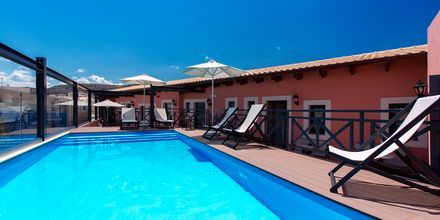 Poolen på hotell Ionia Suites i Rethymnon på Kreta.