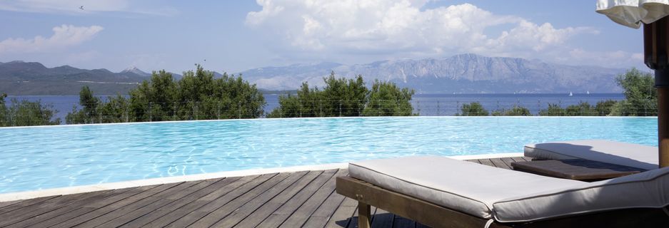 Pool på hotell Ionian Blue på Lefkas, Grekland.