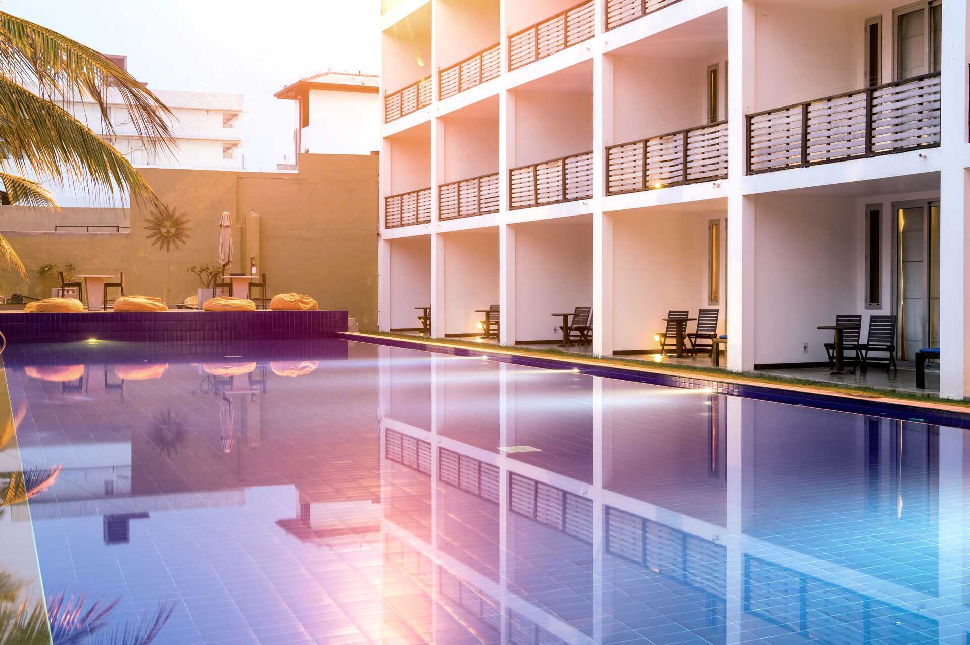 Pool på hotell Jetwing Sea i Negombo på Sri Lanka.