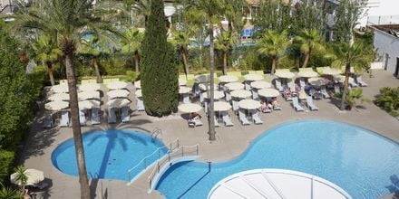 Poolområdet på hotell JS Sol de Alcudia, Mallorca.