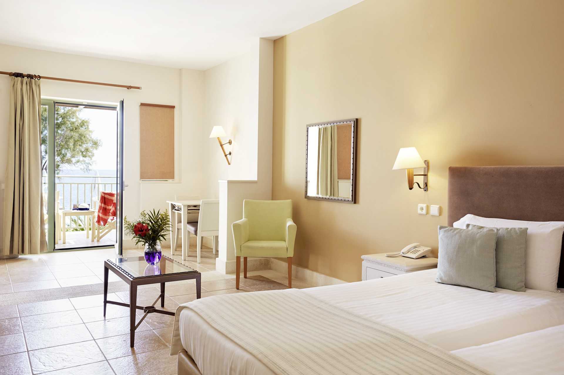 Juniorsvit på hotell Grand Bay Beach Resort på Kreta, Grekland.