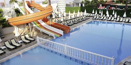 Poolområdet på hotell Kaila Beach Resort i Alanya, Turkiet.