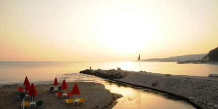 Stranden vid hotell Kalives Beach på Kreta, Grekland.