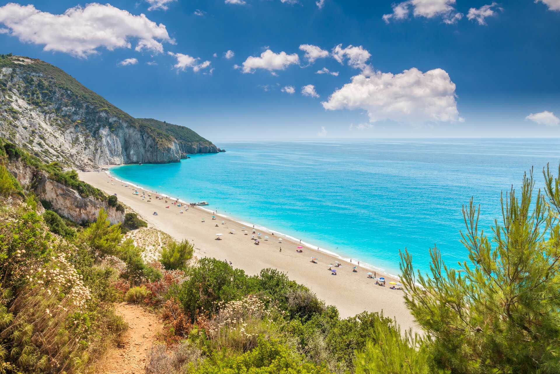 En av de fantastiska stränderna på Lefkas västkust
