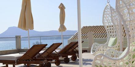 Poolområde på Kiani Beach Resort i Kalives, Kreta.