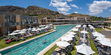 Det nya poolområdet på hotell Kiani Beach Resort i Kalives på Kreta, Grekland.