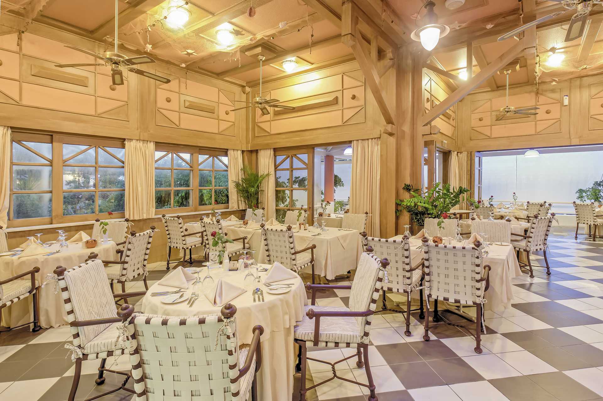 Tavernan Artemis på hotel Aldemar Knossos Royal i Hersonissos, Kreta.