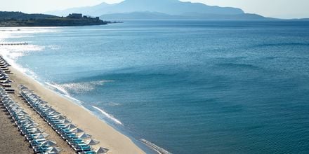 Stranden vid hotell Kouros Seasight i Pythagorion på Samos, Grekland.