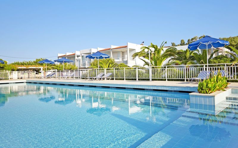 Pool på hotell Kouros Seasight i Pythagorion på Samos, Grekland.