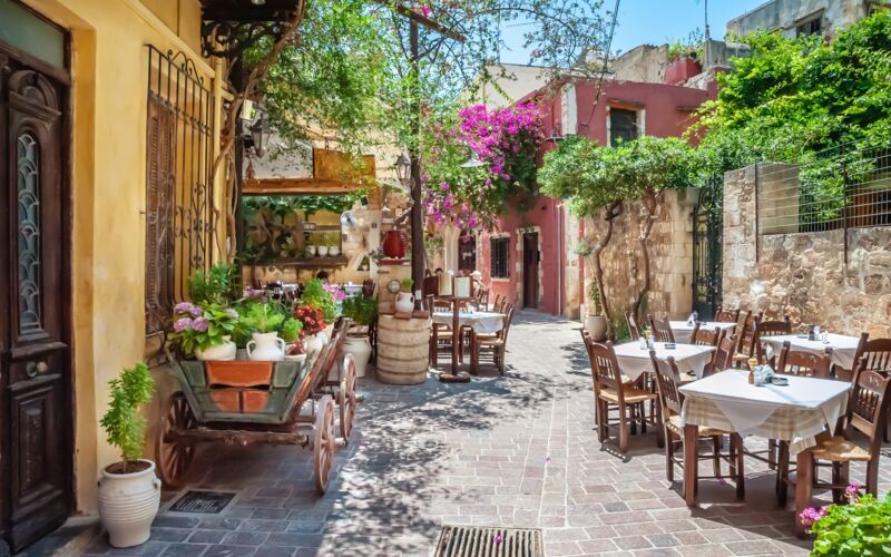 Chania och stenbyn Koumos