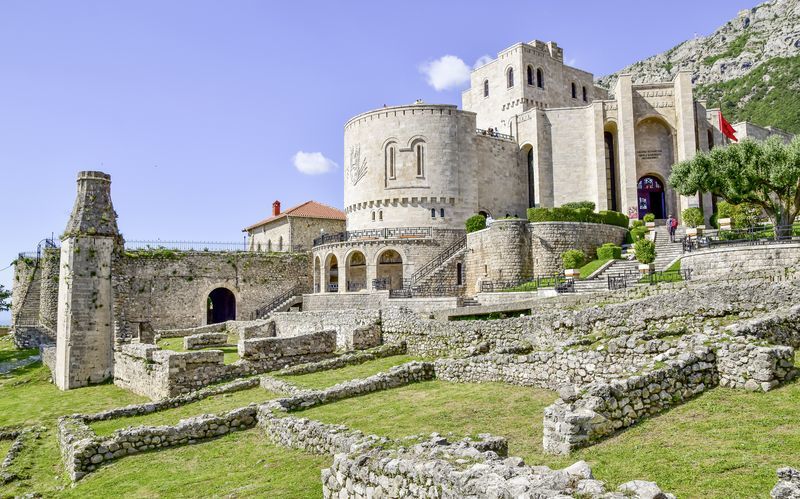 Kruja och Tirana