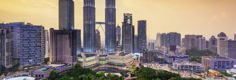 Kuala Lumpur i Malaysia har en skön blandning av storstad och tropisk grönska.