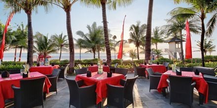 Restaurang Ocean Terrace på hotell Legian Beach i Kuta på Bali.