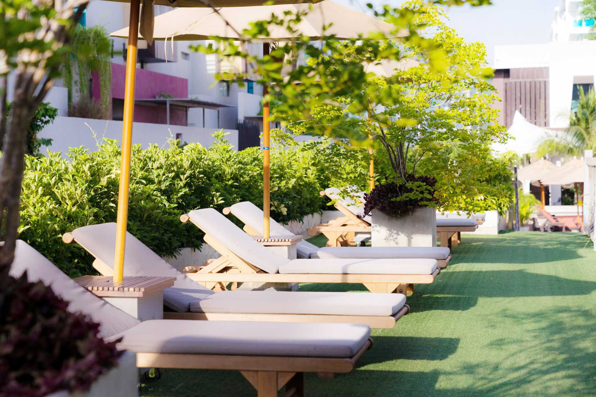 Solterrass på Loligo Resort Hua Hin i Thailand.