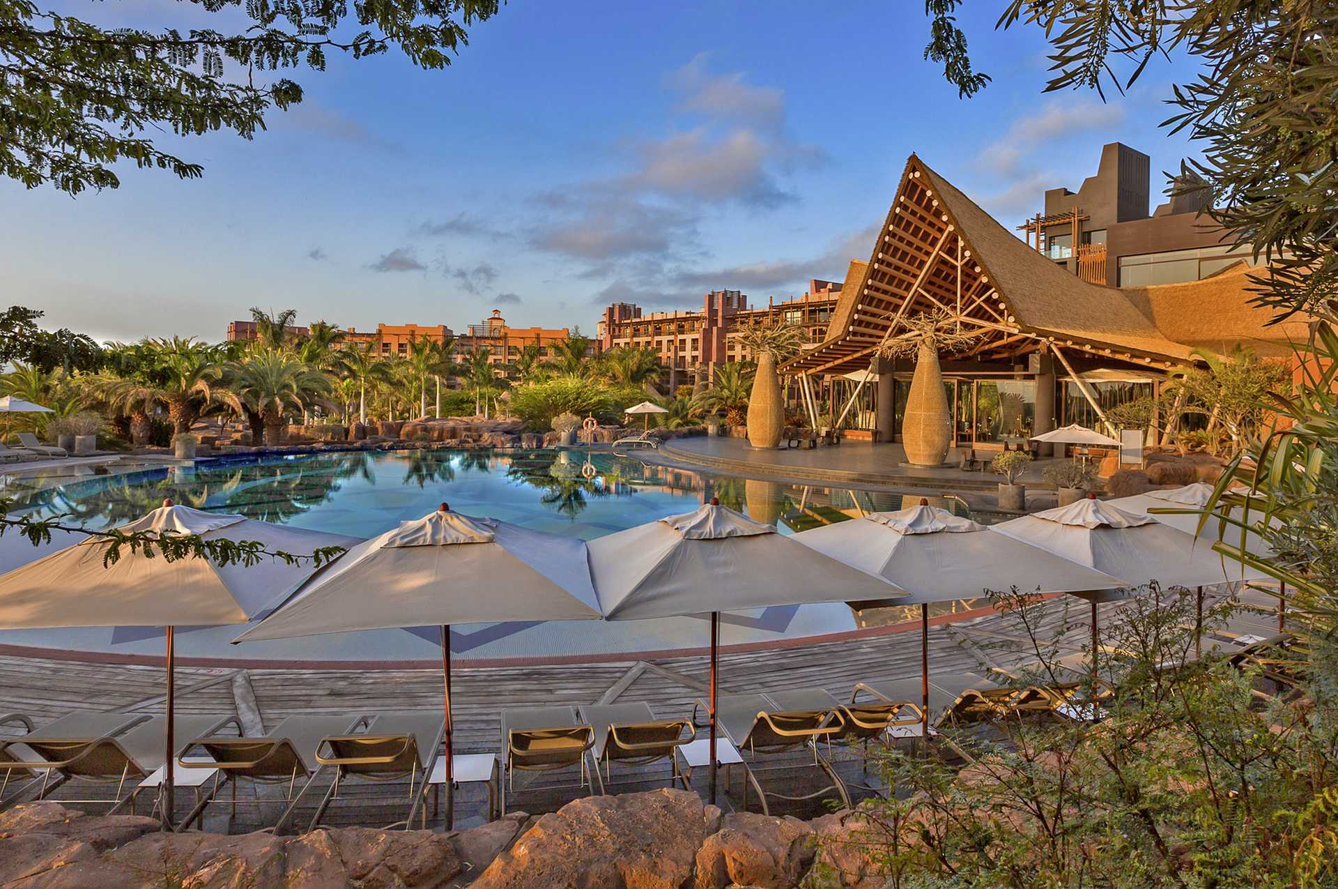 Poolområde på Lopesan Baobab Resort i Meloneras, Gran Canaria.