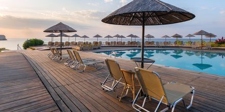 Poolområdet på hotell Lutania Beach i Kolymbia på Rhodos, Grekland.