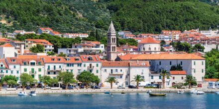 Makarska, en av många pittoreska orter längs den kroatiska kusten.
