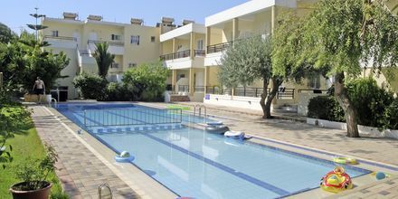 Poolområdet på hotell Marakis i Platanias på Kreta, Grekland