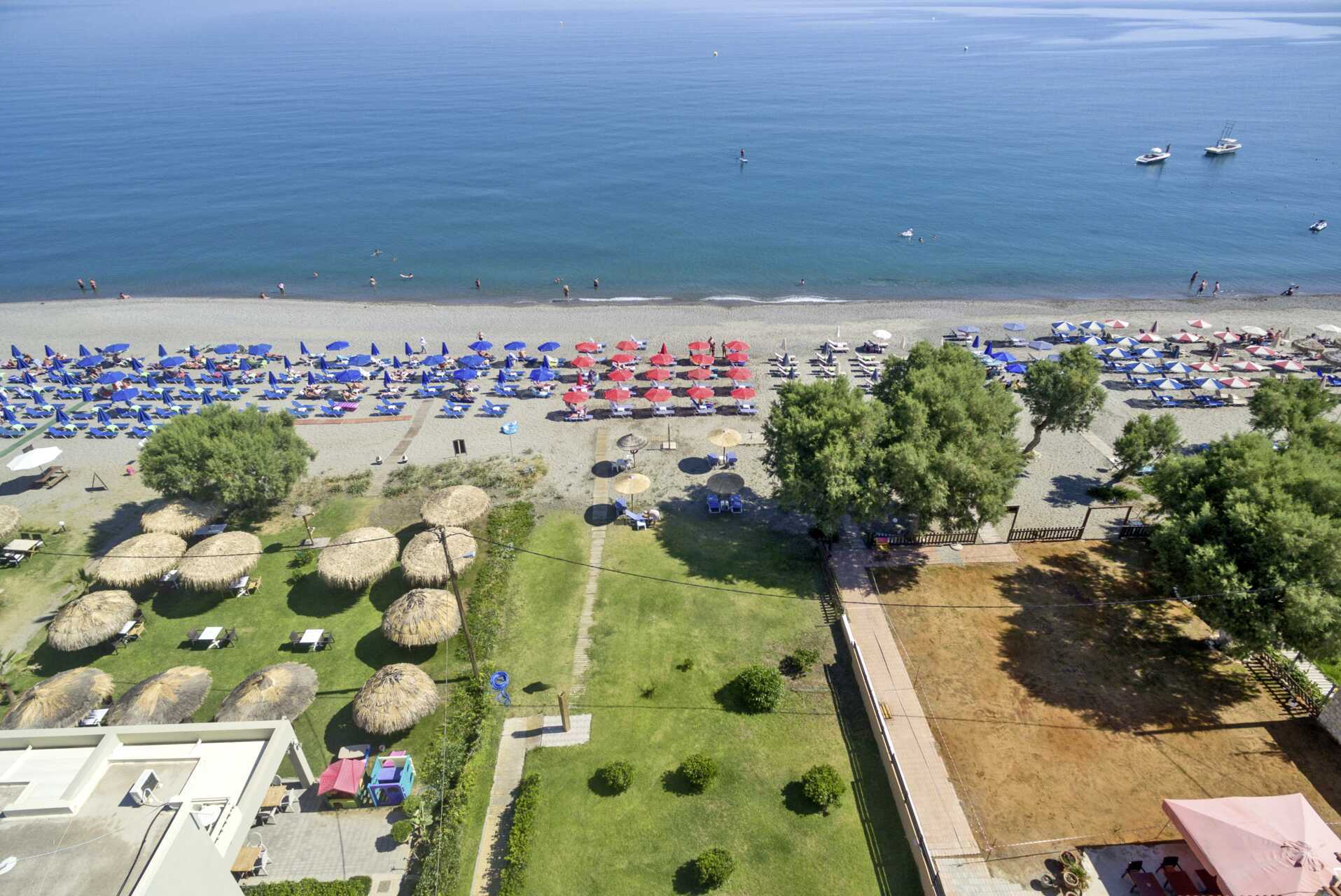 Stranden vid hotell Mary i Platanias på Kreta, Grekland.