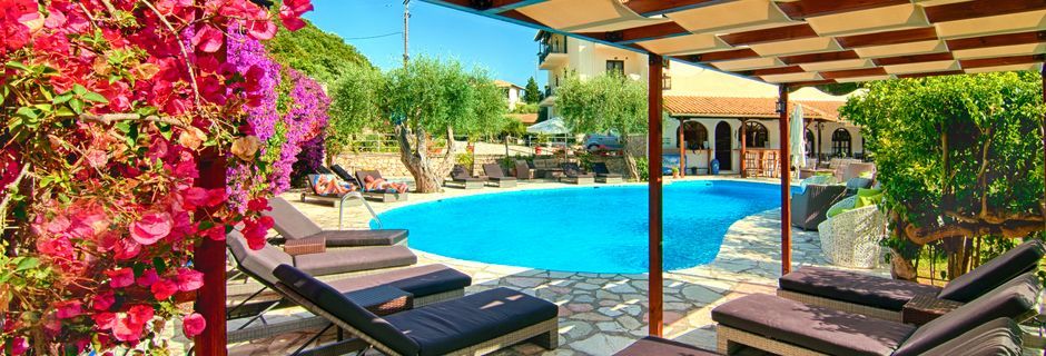 Pool på hotell Mega Ammos i Sivota, Grekland.