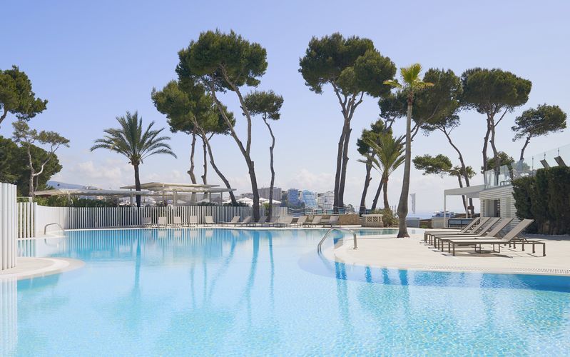 Pool på hotell Melia Calvia Beach, Mallorca.