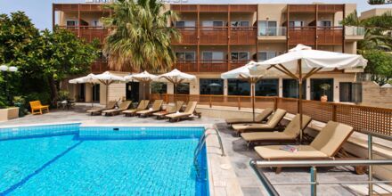 Pool på hotell Minos i Rethymnon, Kreta.