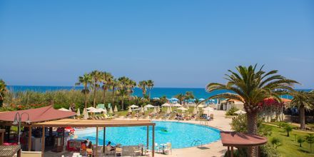 Poolområde på hotell Minos Mare i Rethymnon på Kreta, Grekland.
