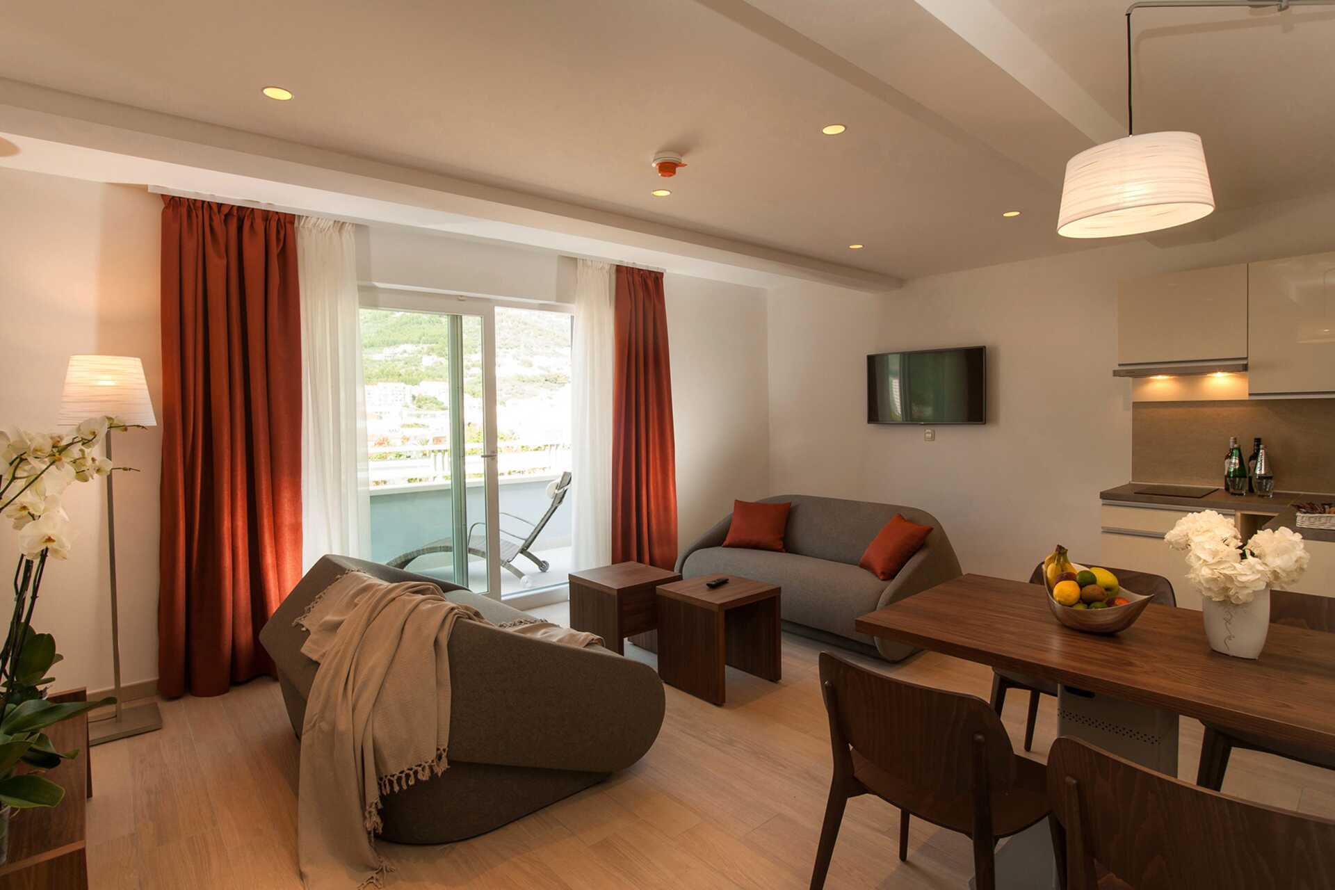 Tvårumslägenheter på hotell Miramare i Makarska, Kroatien.