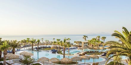 Poolområdet på hotell Mitsis Norida Beach Hotel på Kos, Grekland.